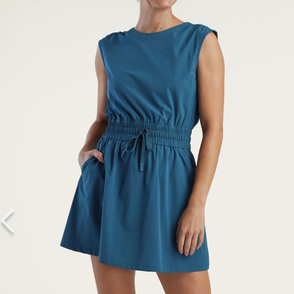 Title nine Dresses & Skirts - Title Nine Aero Tech Cap Sleeve Seven Sisters Dress